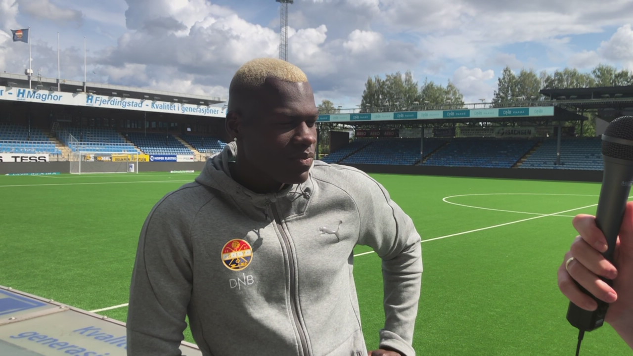 Moses Mawa stortrives i SIF